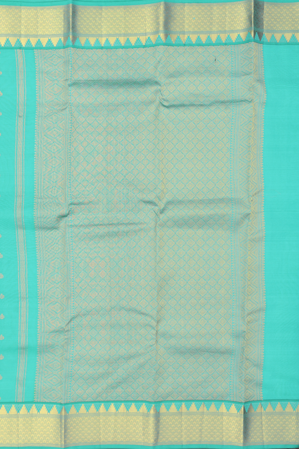 Kanchipuram Silk Saree In Green With Zari Buttas