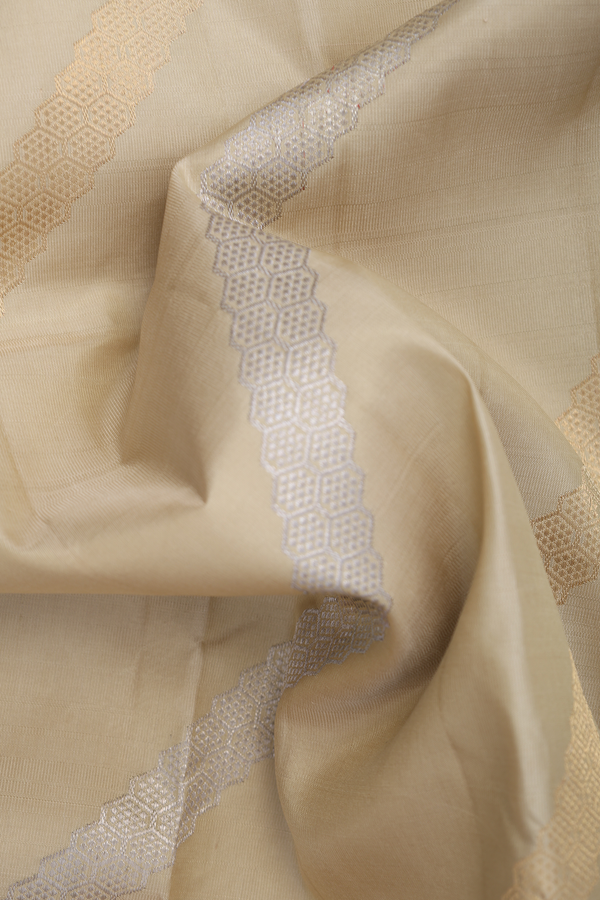 Kanchipuram Silk Saree In Beige With Diagonal Design