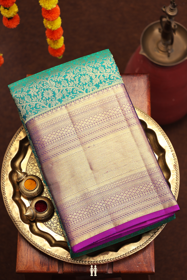 Kanchipuram Silk Saree In Peacock Green With Brocade Design