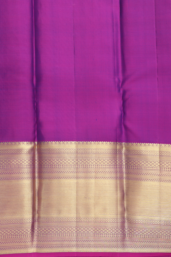 Kanchipuram Silk Saree In Peacock Green With Brocade Design
