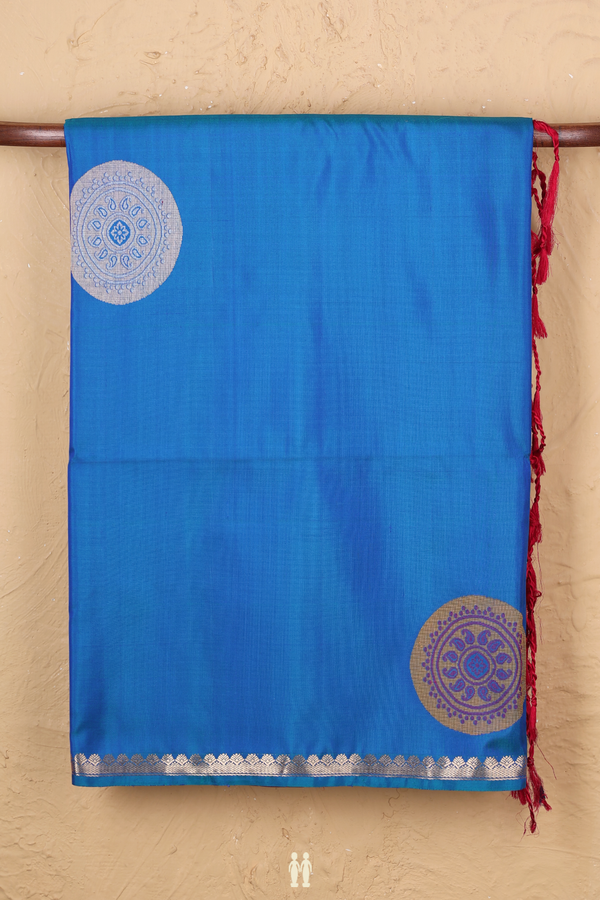 Soft Silk Saree In Cobalt Blue With Chakram Motifs