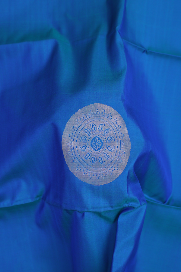Soft Silk Saree In Cobalt Blue With Chakram Motifs