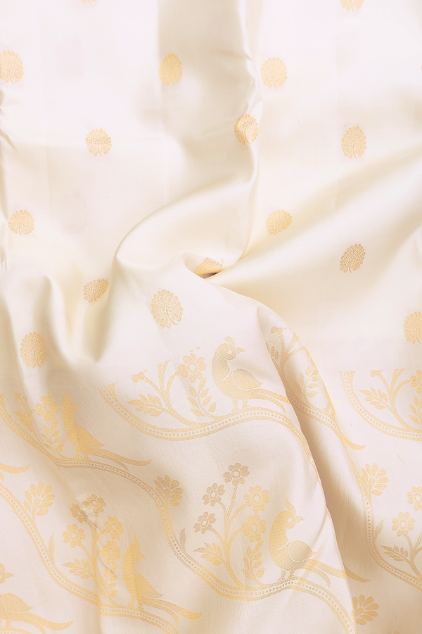 Kanchipuram Silk Saree In White With Zari Buttas
