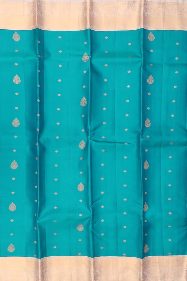 Kanchipuram Silk Saree In Green With Zari Buttas