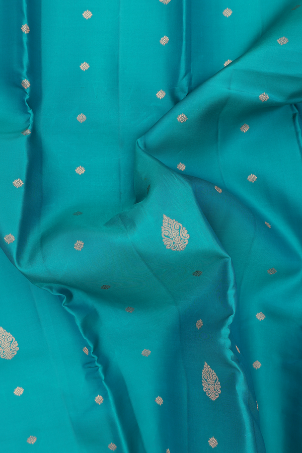 Kanchipuram Silk Saree In Green With Zari Buttas