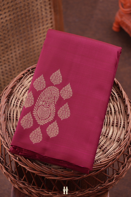 Kanchipuram Silk Saree In Dark Pink With Paisley Motifs