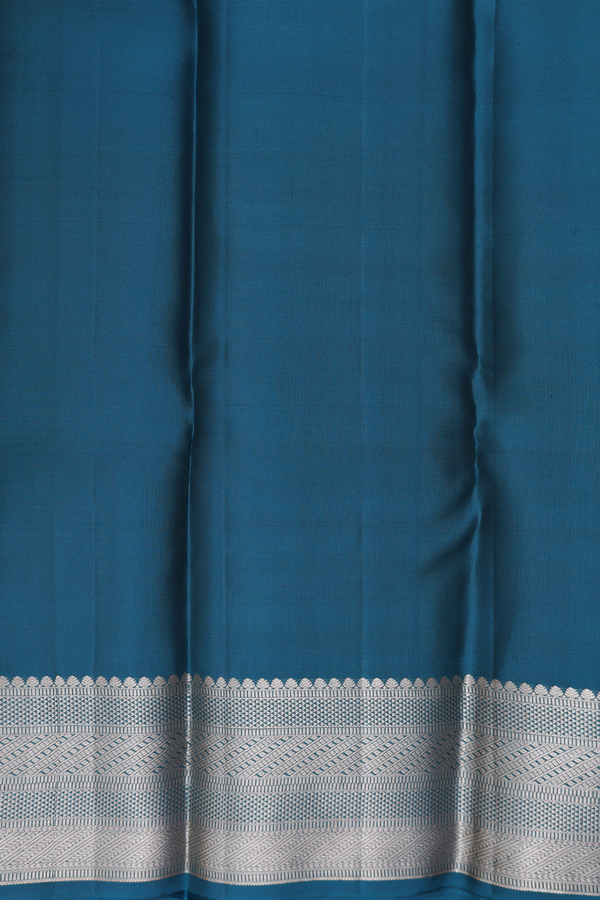 Kanchipuram Silk Saree In Pine Green With Floral Buttas