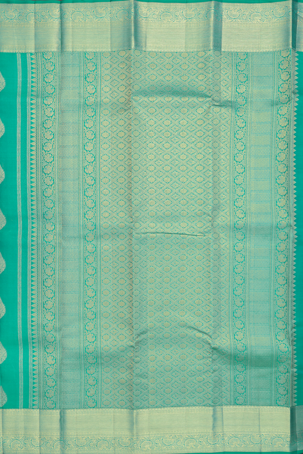 Kanchipuram Silk Saree In Green With Thilagam Buttas