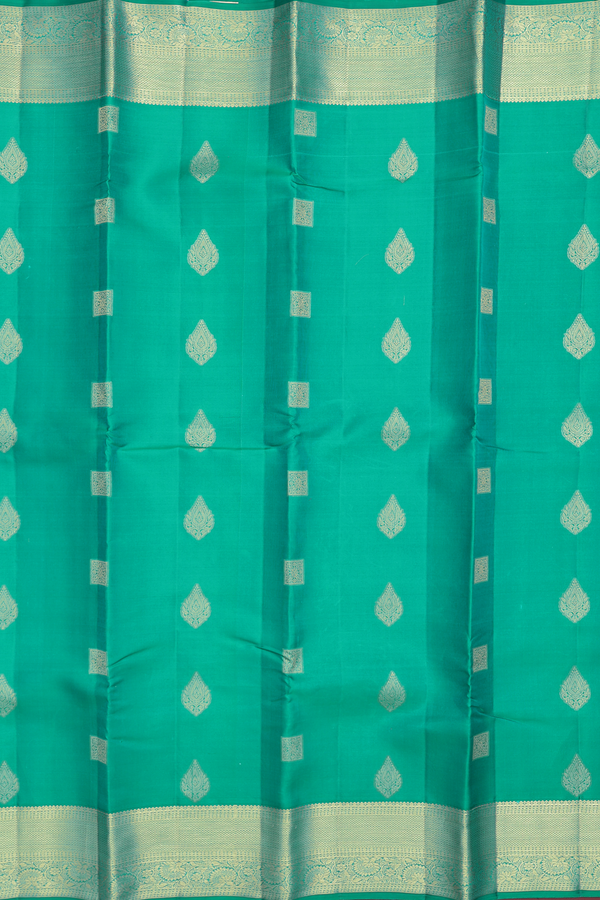 Kanchipuram Silk Saree In Green With Thilagam Buttas