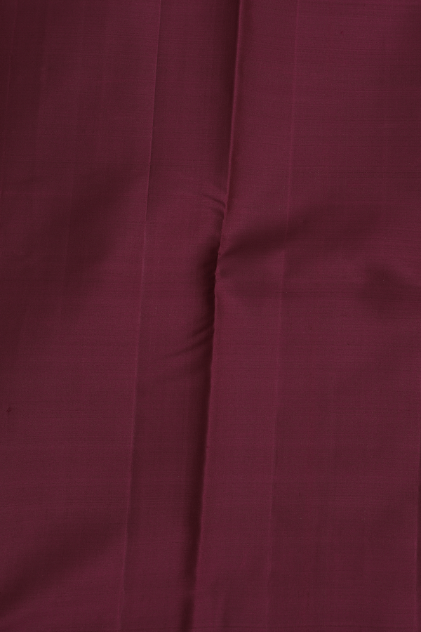 Kanchipuram Silk Saree In Red With Paisley Buttas