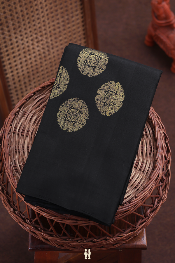 Kanchipuram Silk Saree In Black With Zari Motifs
