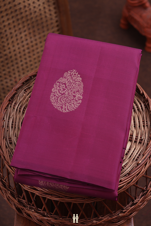 Kanchipuram Silk Saree In Berry Purple With Zari Motifs