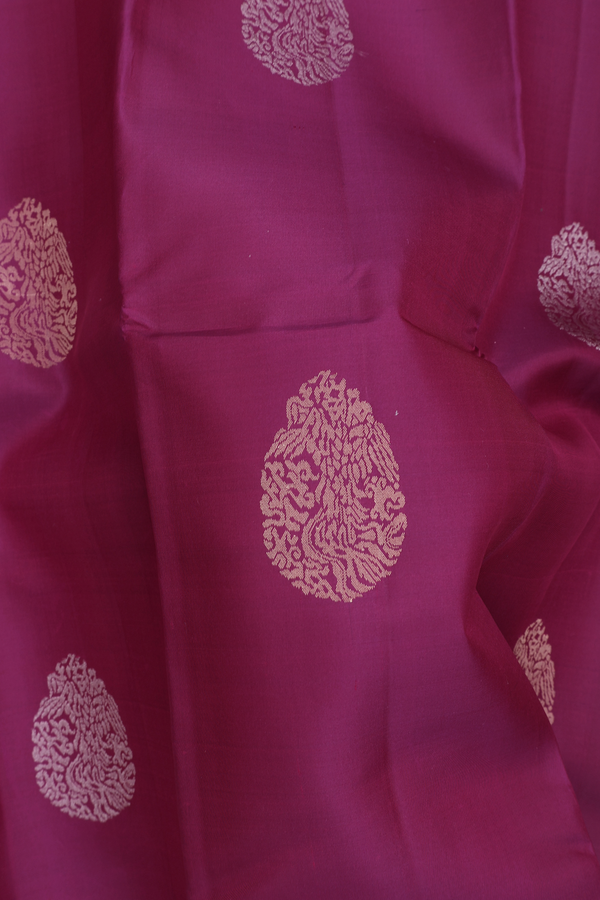 Kanchipuram Silk Saree In Berry Purple With Zari Motifs