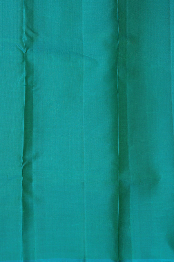 Kanchipuram Silk Saree In Green With Rising Border