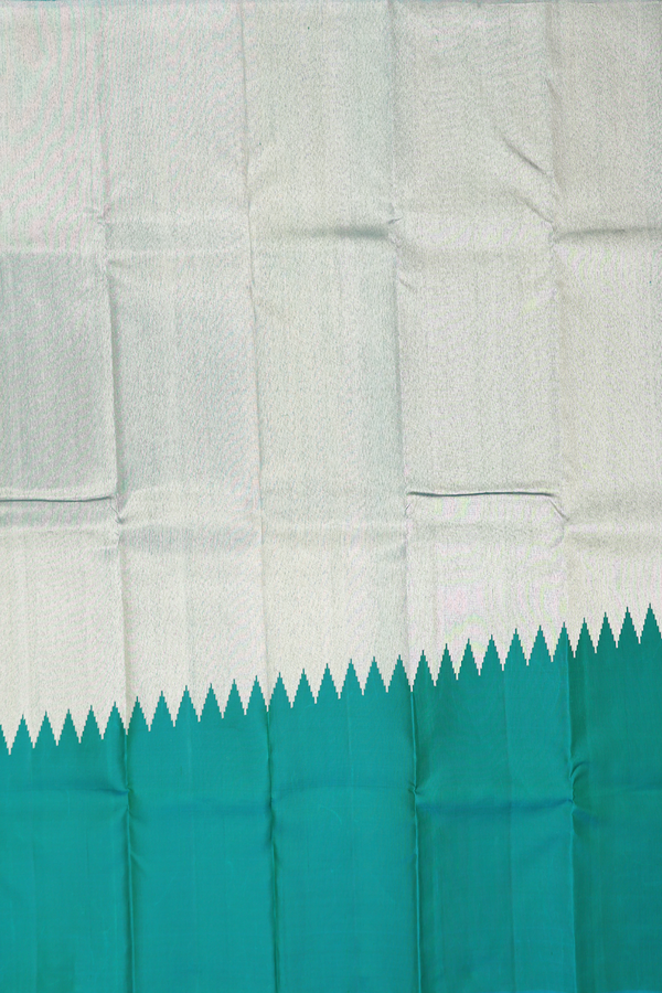 Kanchipuram Silk Saree In Green With Rising Border