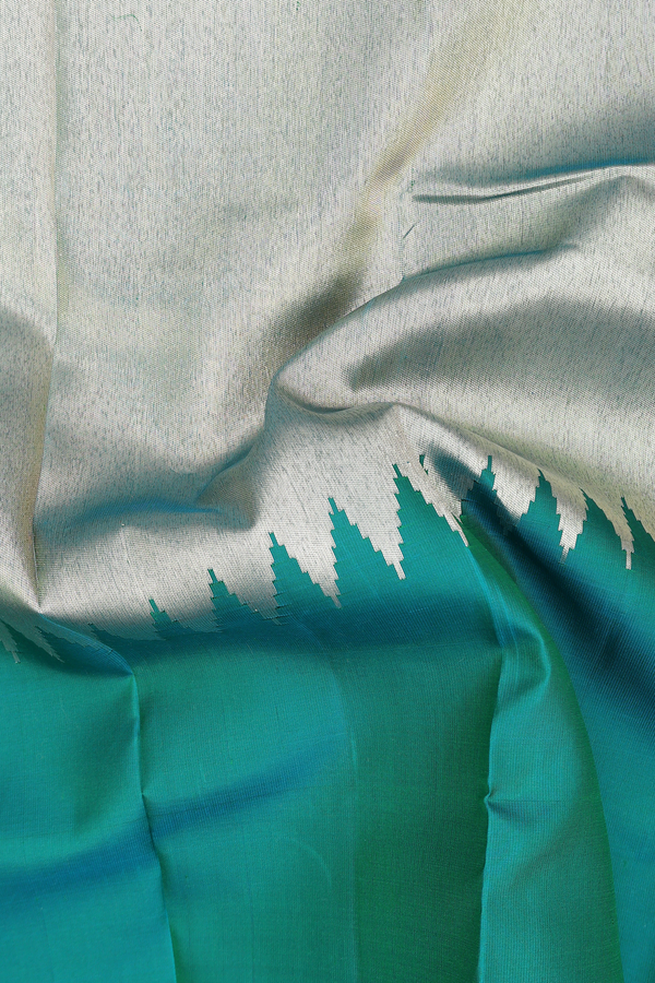 Kanchipuram Silk Saree In Green With Rising Border