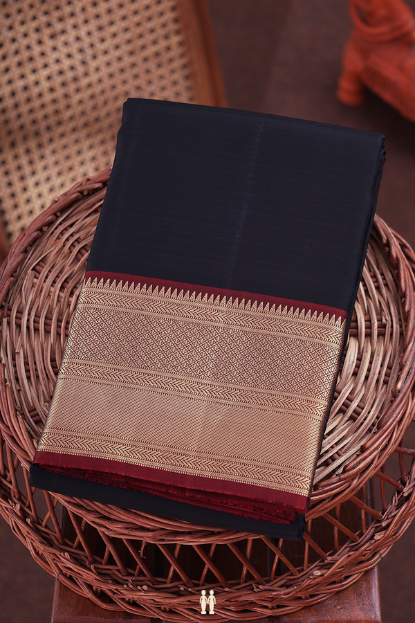 Kanchipuram Silk Saree In Black With Contrast Border