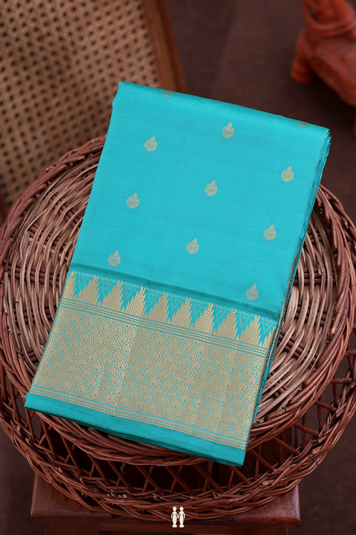Kanchipuram Silk Saree In Green With Zari Buttas