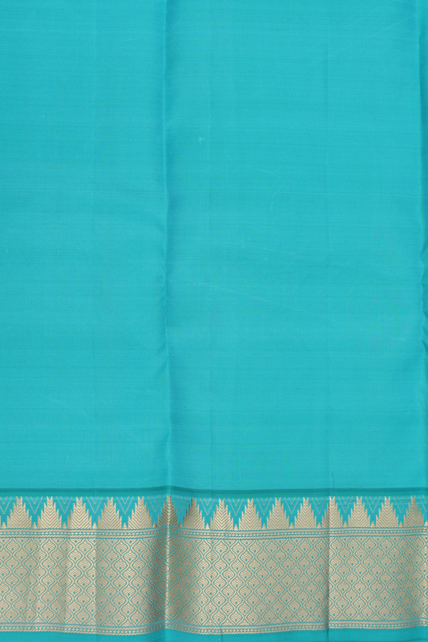 Kanchipuram Silk Saree In Green With Zari Buttas