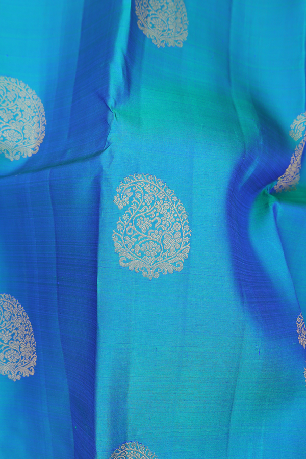 Kanchipuram Silk Saree In Dual Tone With Paisley Motifs