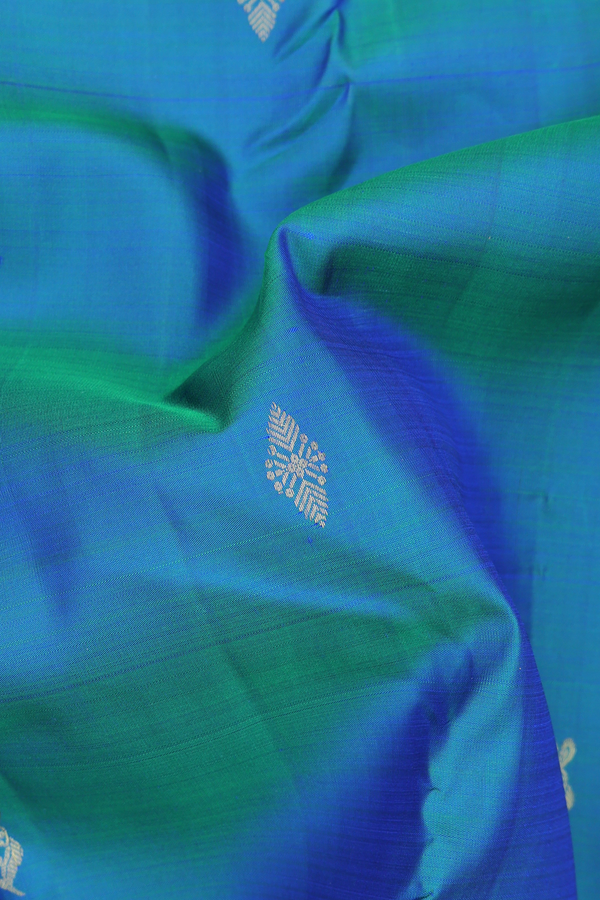 Kanchipuram Silk Saree In Dual Tone With Floral Buttas