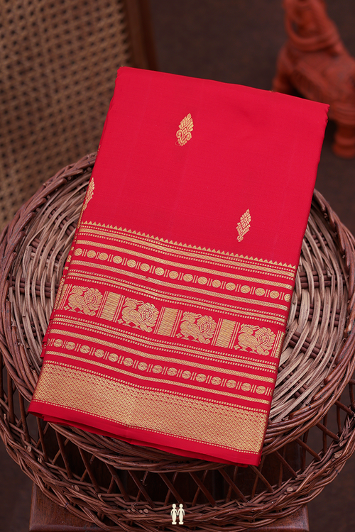 Kanchipuram Silk Saree In Scarlet Red With Zari Buttas