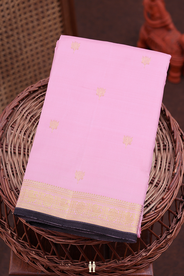 Kanchipuram Silk Saree In Pink With Floral Buttas
