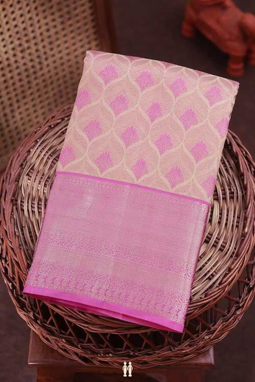 Kanchipuram Silk Saree In Dusty Pink With Ogee Design