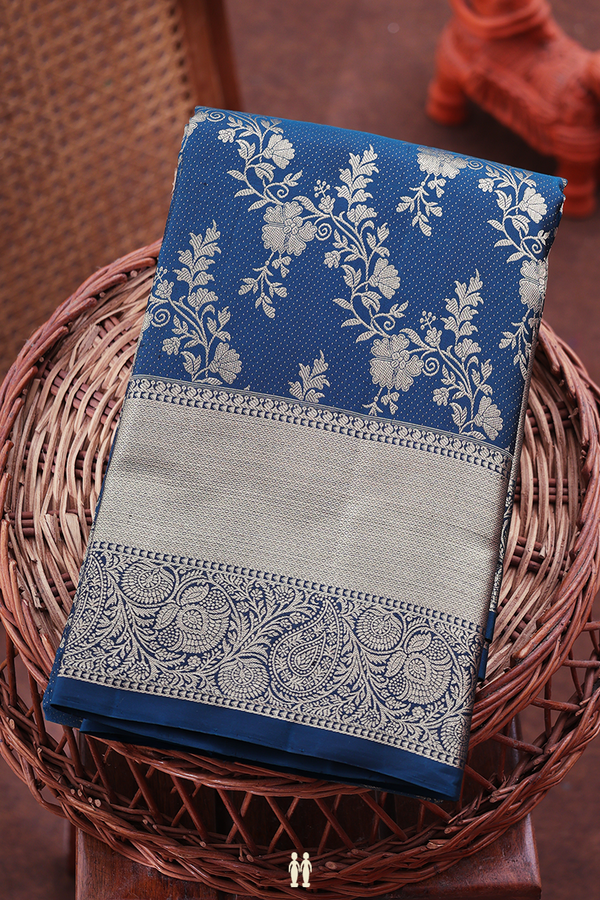 Kanchipuram Silk Saree In Pine Green With Floral Design