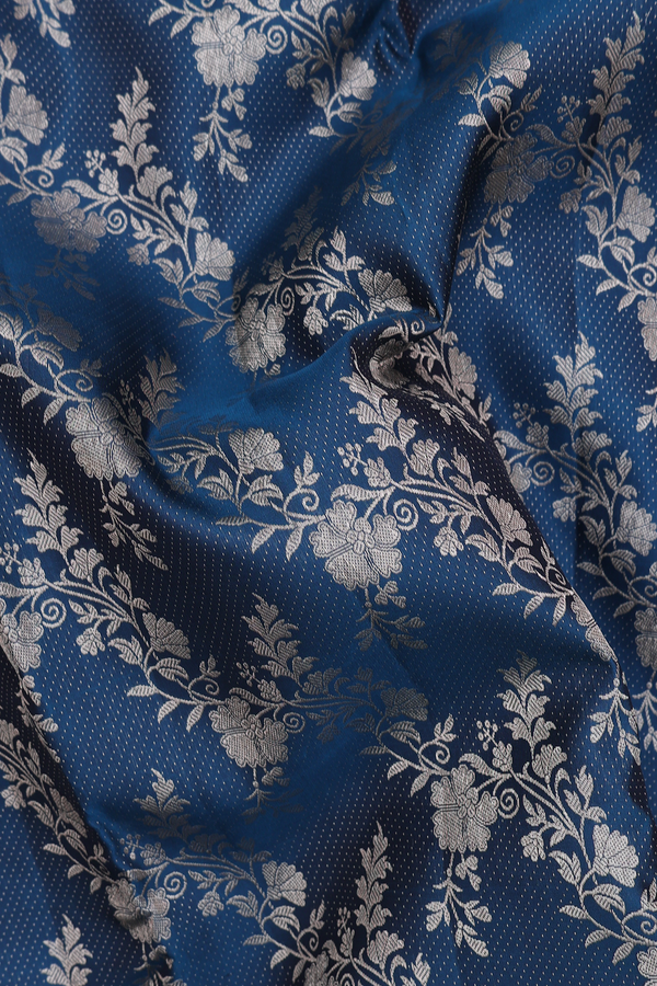 Kanchipuram Silk Saree In Pine Green With Floral Design