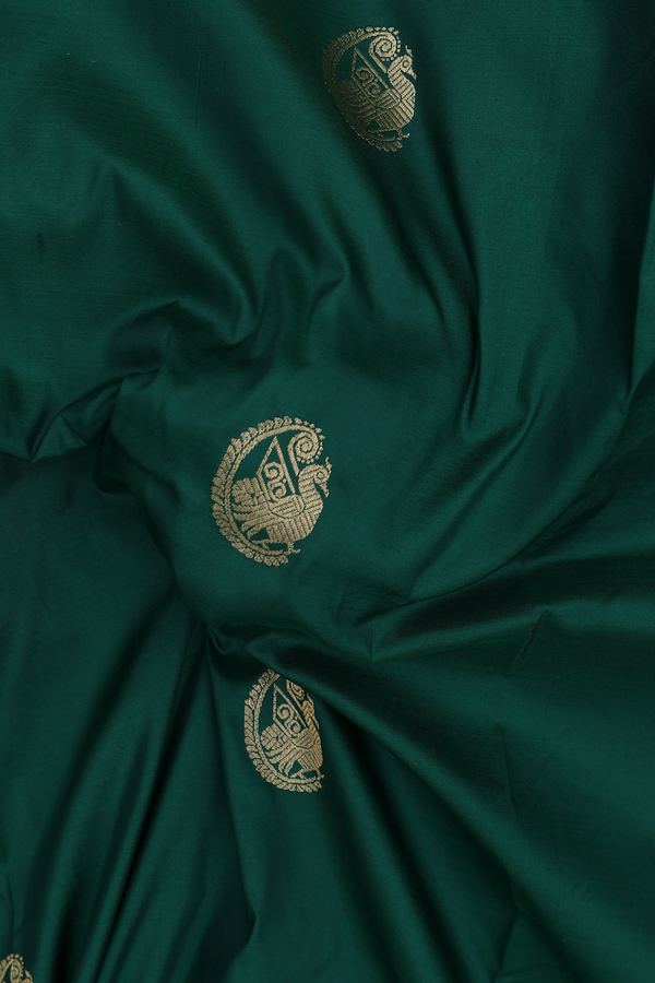 Kanchipuram Nine Yards Silk Saree In Green With Peacock Buttas