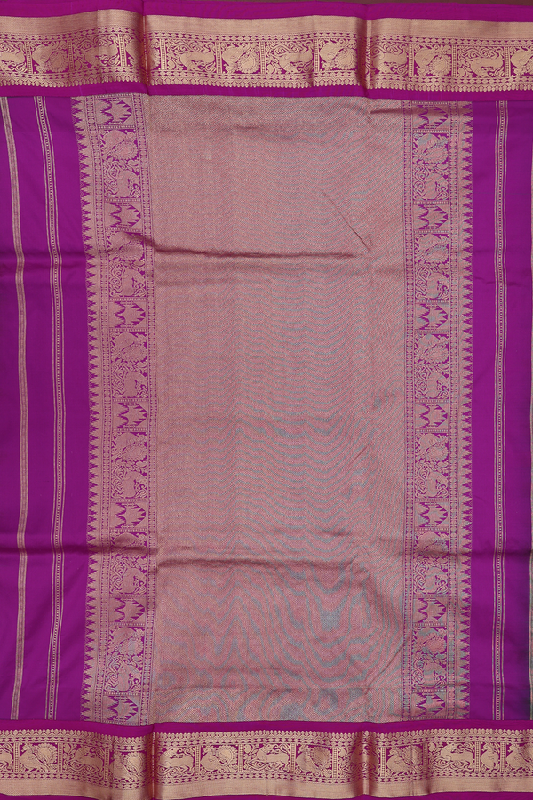 Nine Yards Silk Saree In Emerald Green With Peacock Buttas