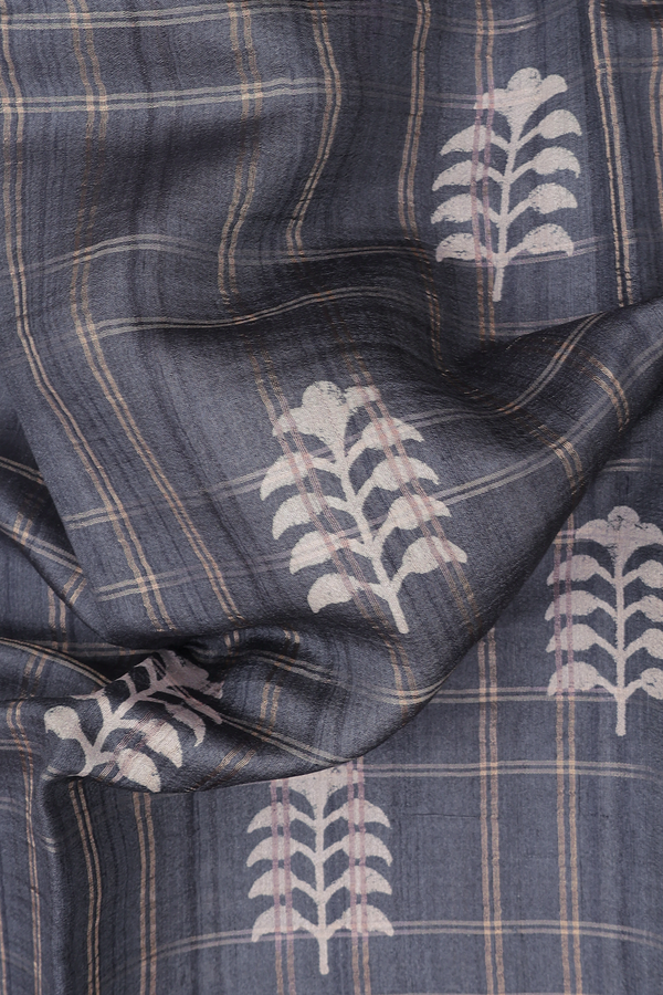 Tussar Silk Saree In Grey Along Checks With Motifs