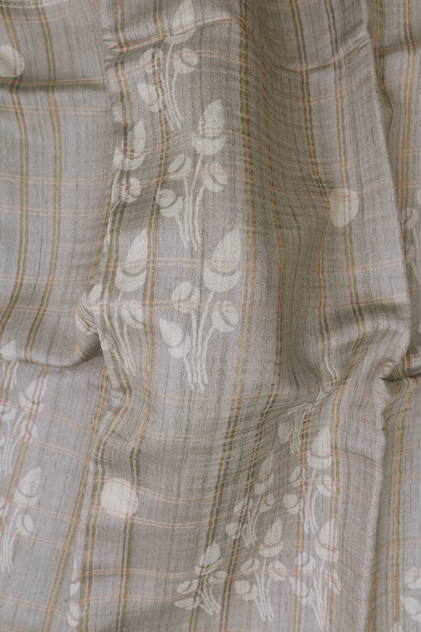 Tussar Silk Saree In Light Grey With Allover Design