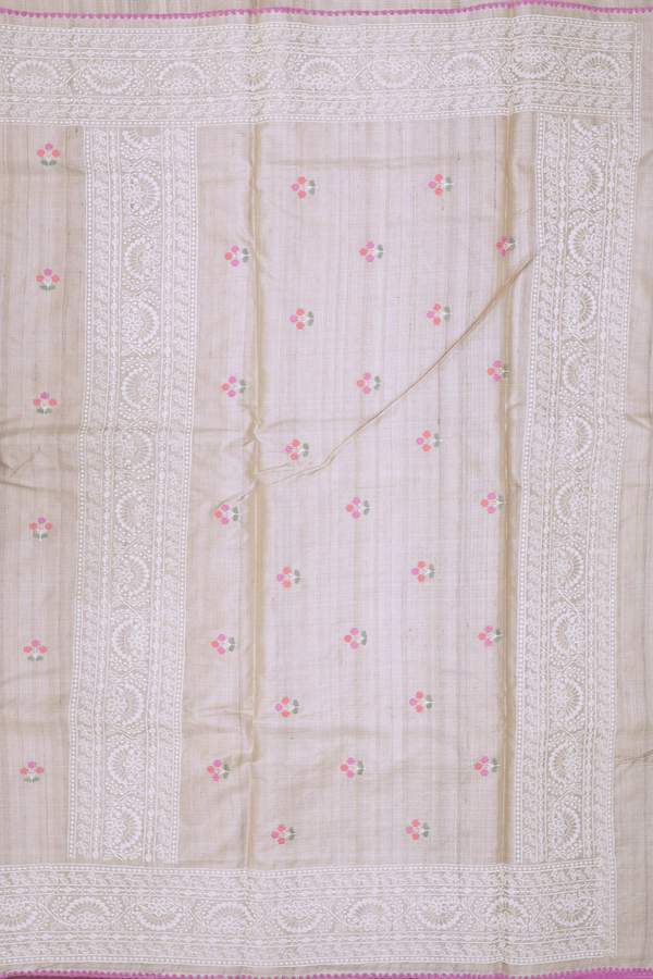 Tussar Silk Saree In Cream Color With Floral Buttas