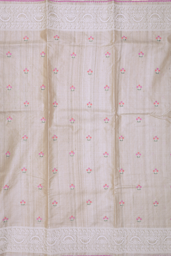 Tussar Silk Saree In Cream Color With Floral Buttas