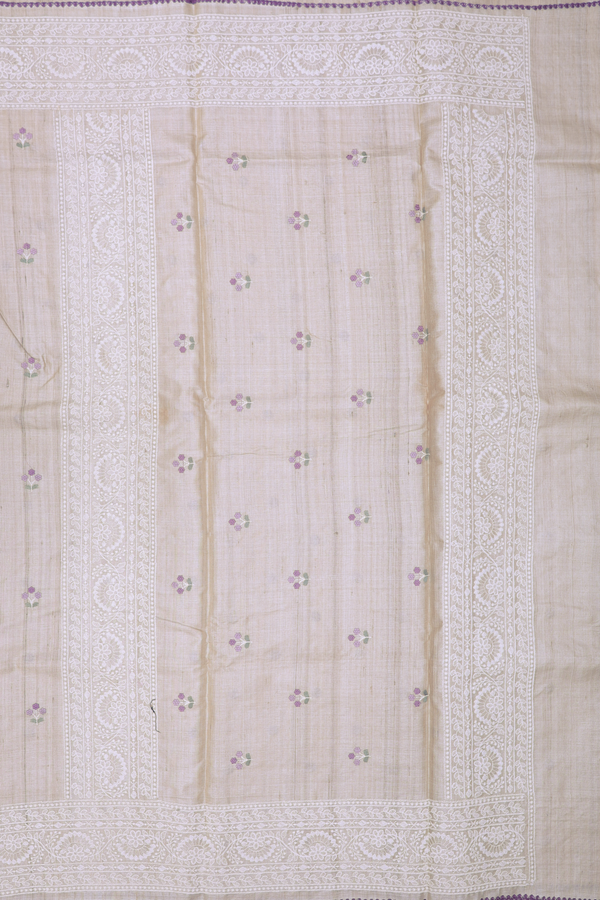 Tussar Silk Saree In Cream Color With Floral Buttas
