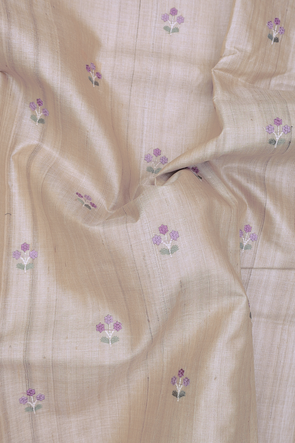 Tussar Silk Saree In Cream Color With Floral Buttas