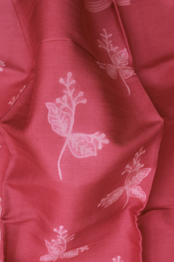 Tussar Silk Saree In Red With Shibori Design