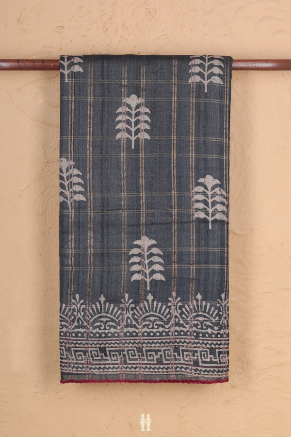 Tussar Silk Saree In Grey Along Checks With Motifs