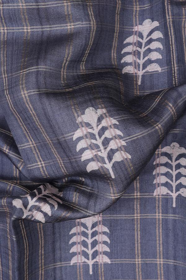 Tussar Silk Saree In Grey Along Checks With Motifs