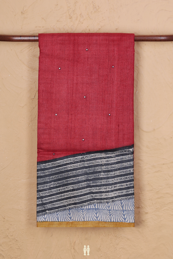 Tussar Silk Saree In Scarlet Red With Mirror Work Buttis