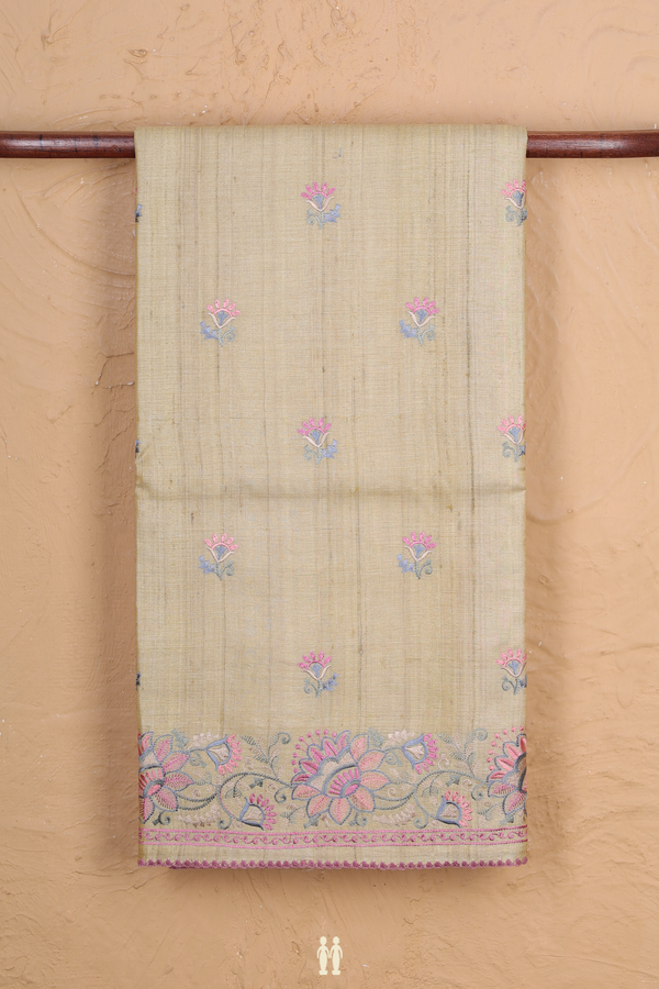 Tussar Silk Saree In Creamy Yellow With Floral Buttas