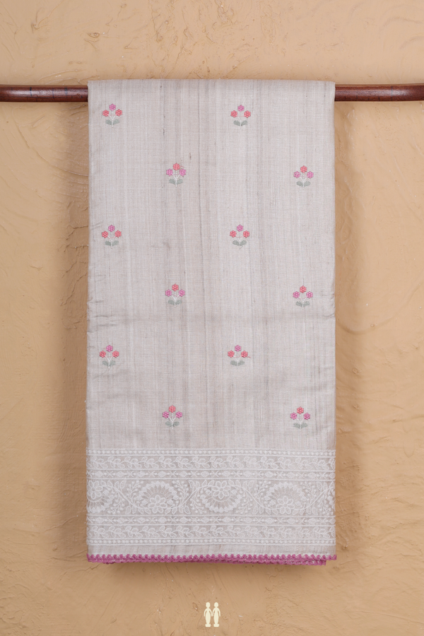 Tussar Silk Saree In Cream Color With Floral Buttas