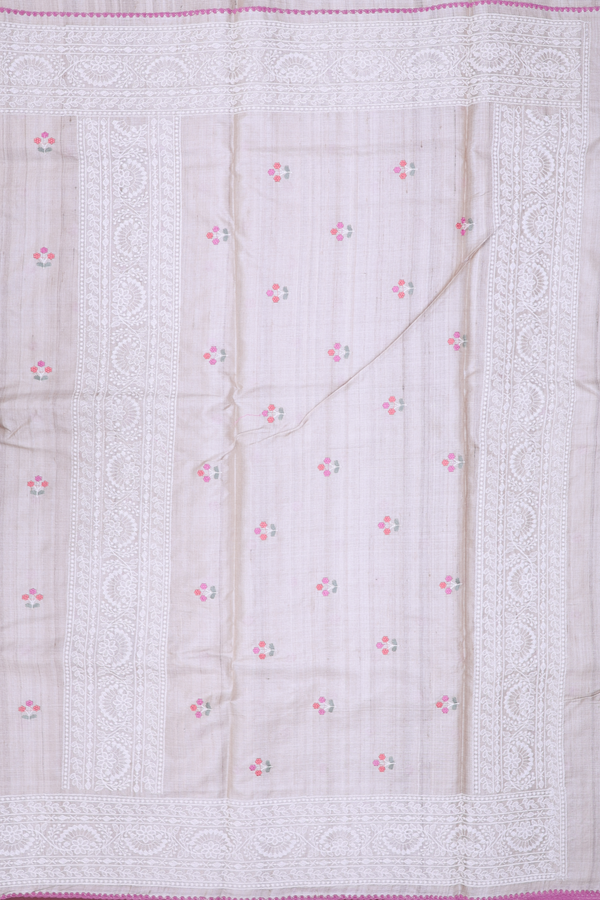 Tussar Silk Saree In Cream Color With Floral Buttas