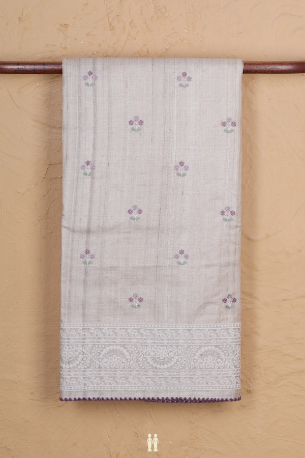 Tussar Silk Saree In Cream Color With Floral Buttas