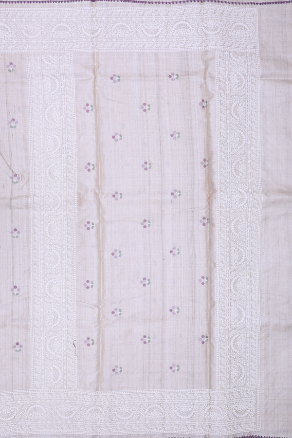 Tussar Silk Saree In Cream Color With Floral Buttas