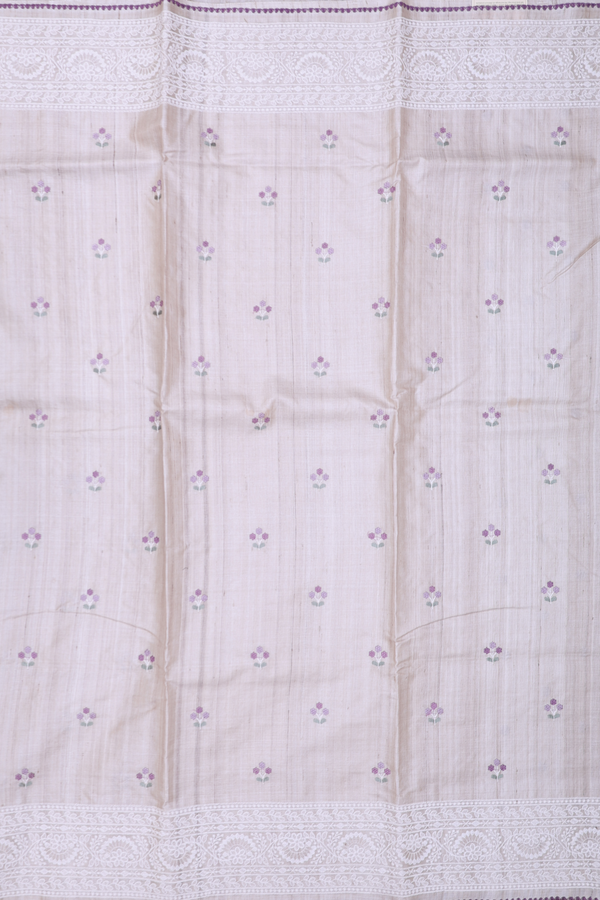 Tussar Silk Saree In Cream Color With Floral Buttas