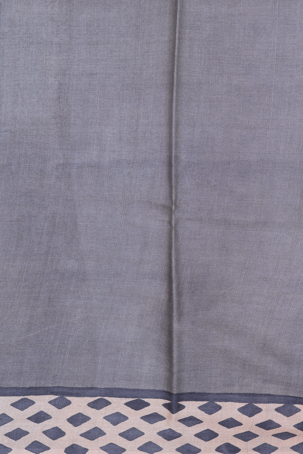 Tussar Silk Saree In Light Brown With Chevron Design