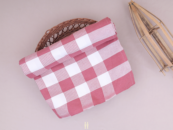 Checks Design White And Dusty Rose Cotton Single Bedspread